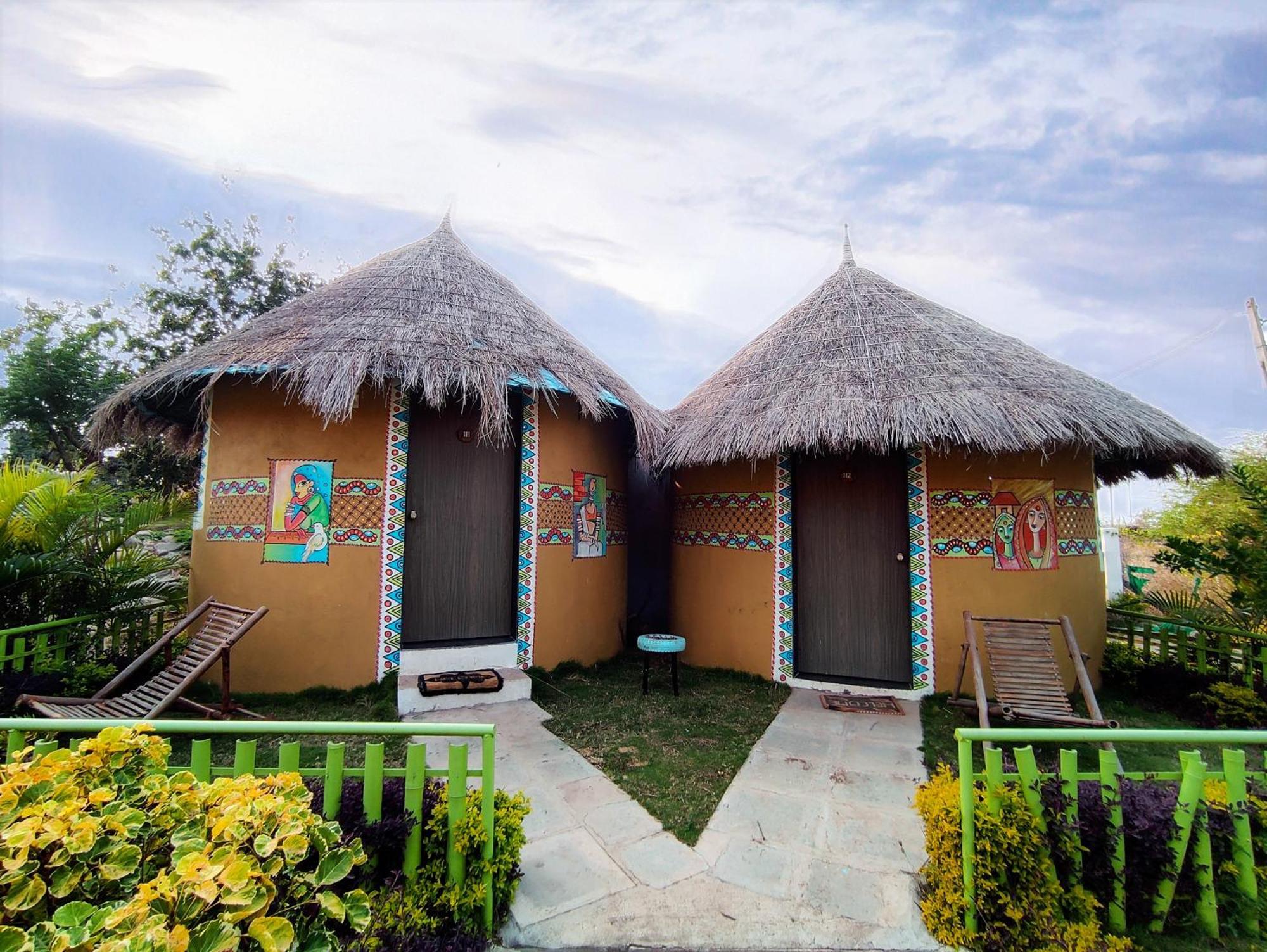 Van Vagdo Resort Rajpipla Esterno foto