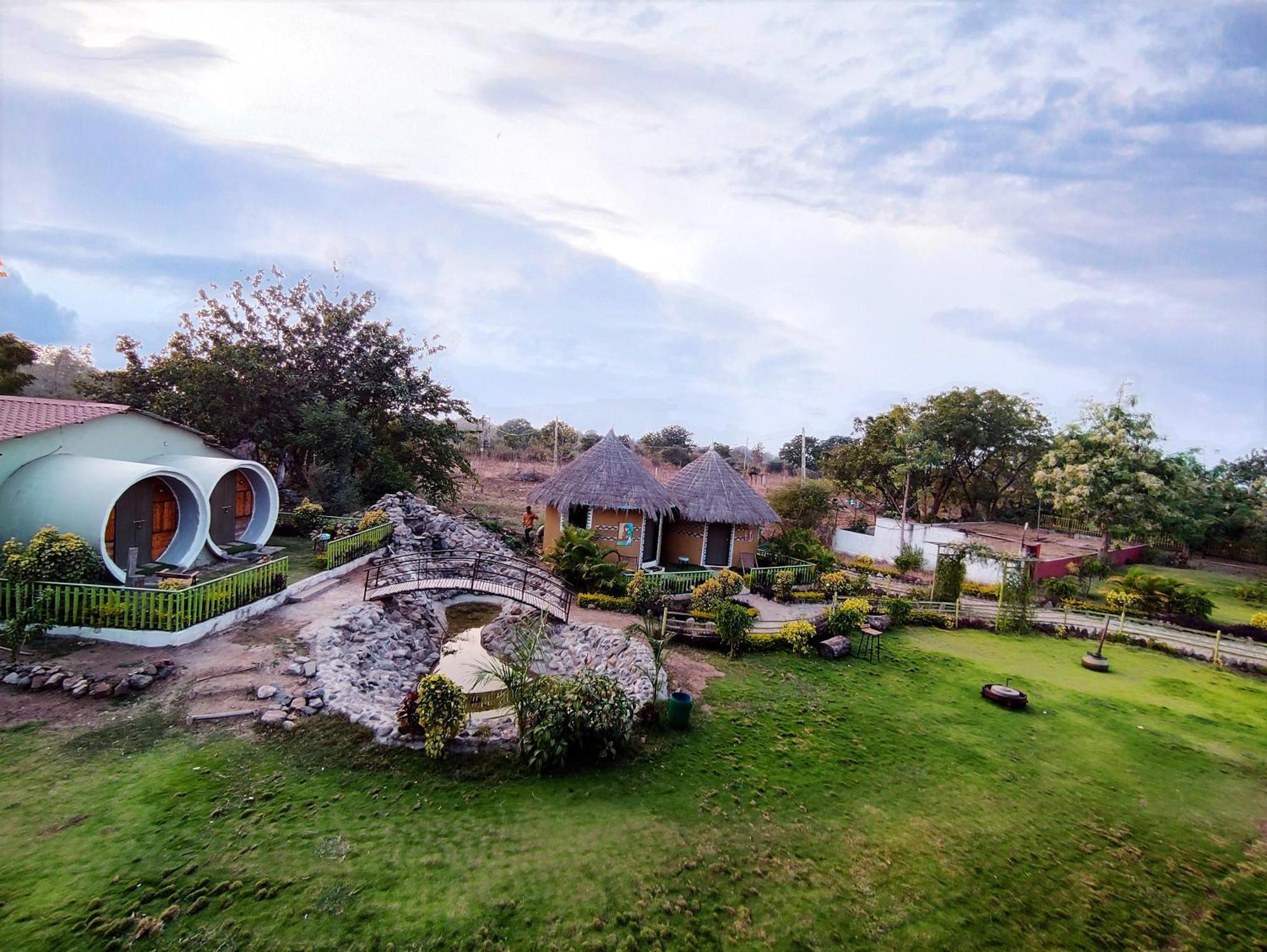 Van Vagdo Resort Rajpipla Esterno foto