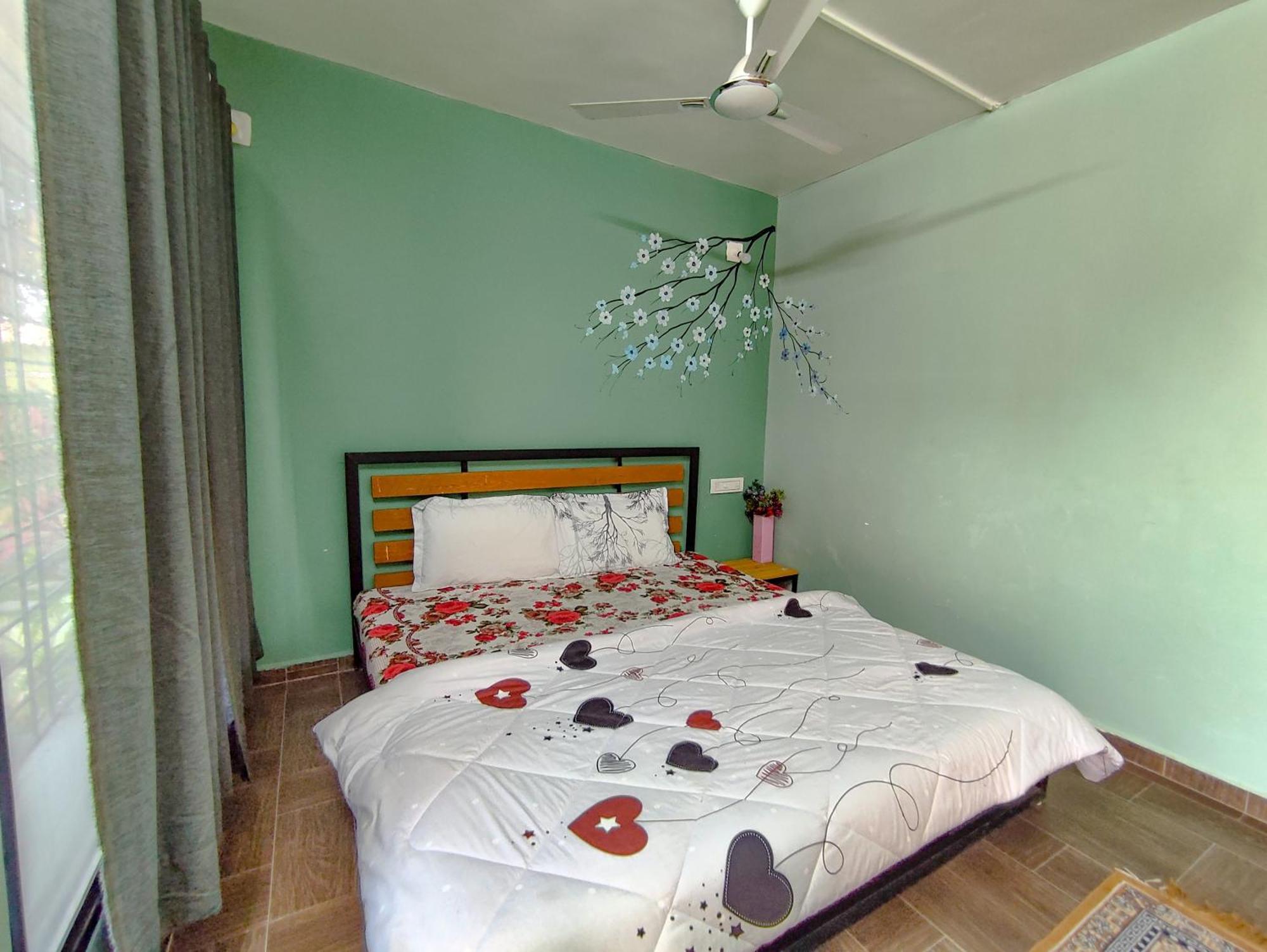 Van Vagdo Resort Rajpipla Esterno foto