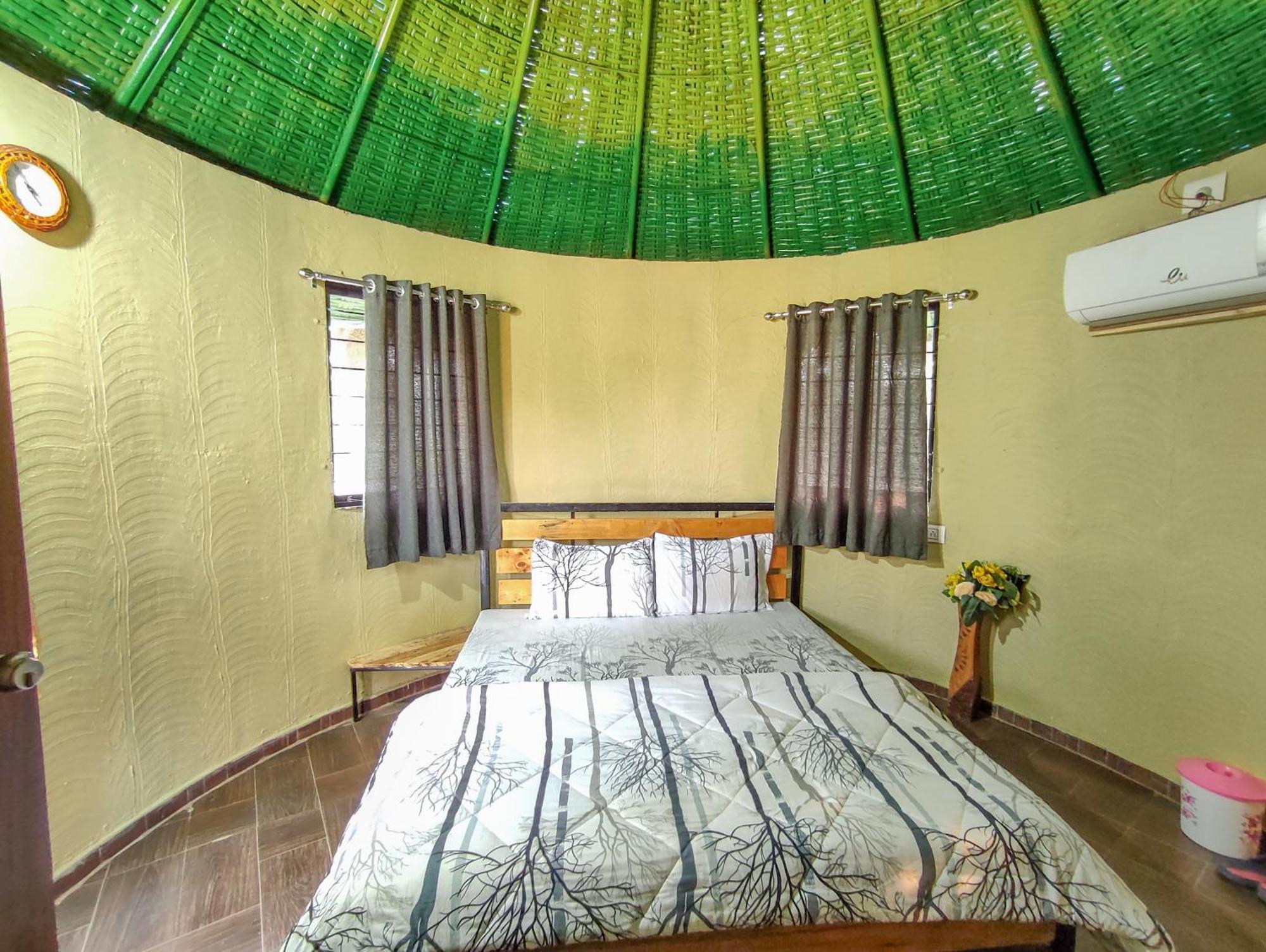 Van Vagdo Resort Rajpipla Esterno foto