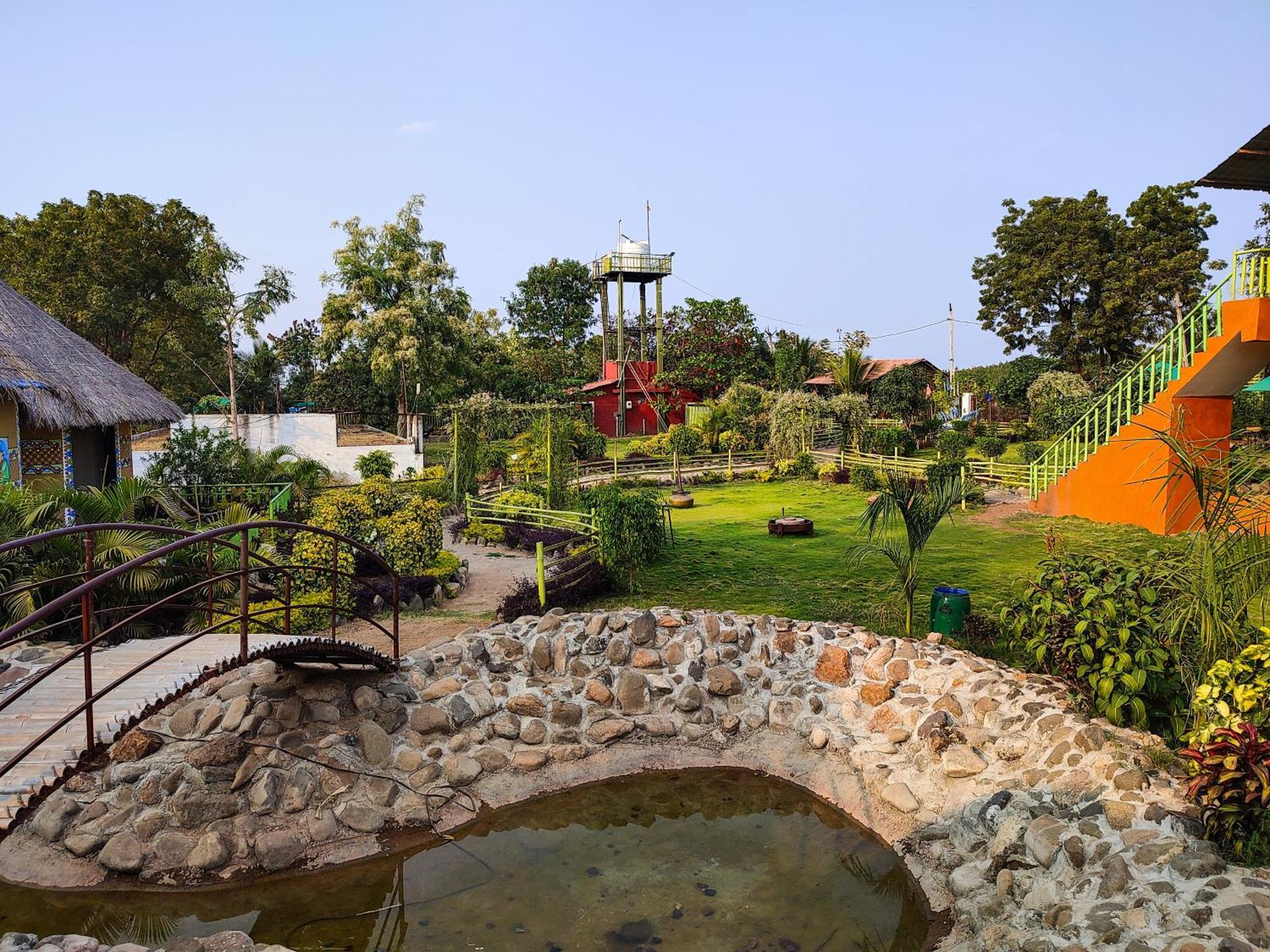 Van Vagdo Resort Rajpipla Esterno foto