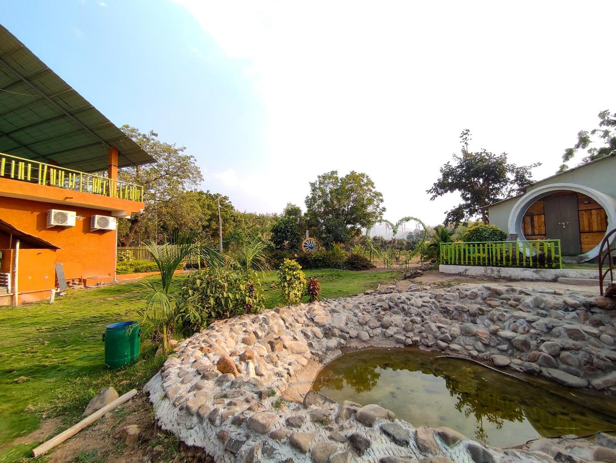 Van Vagdo Resort Rajpipla Esterno foto