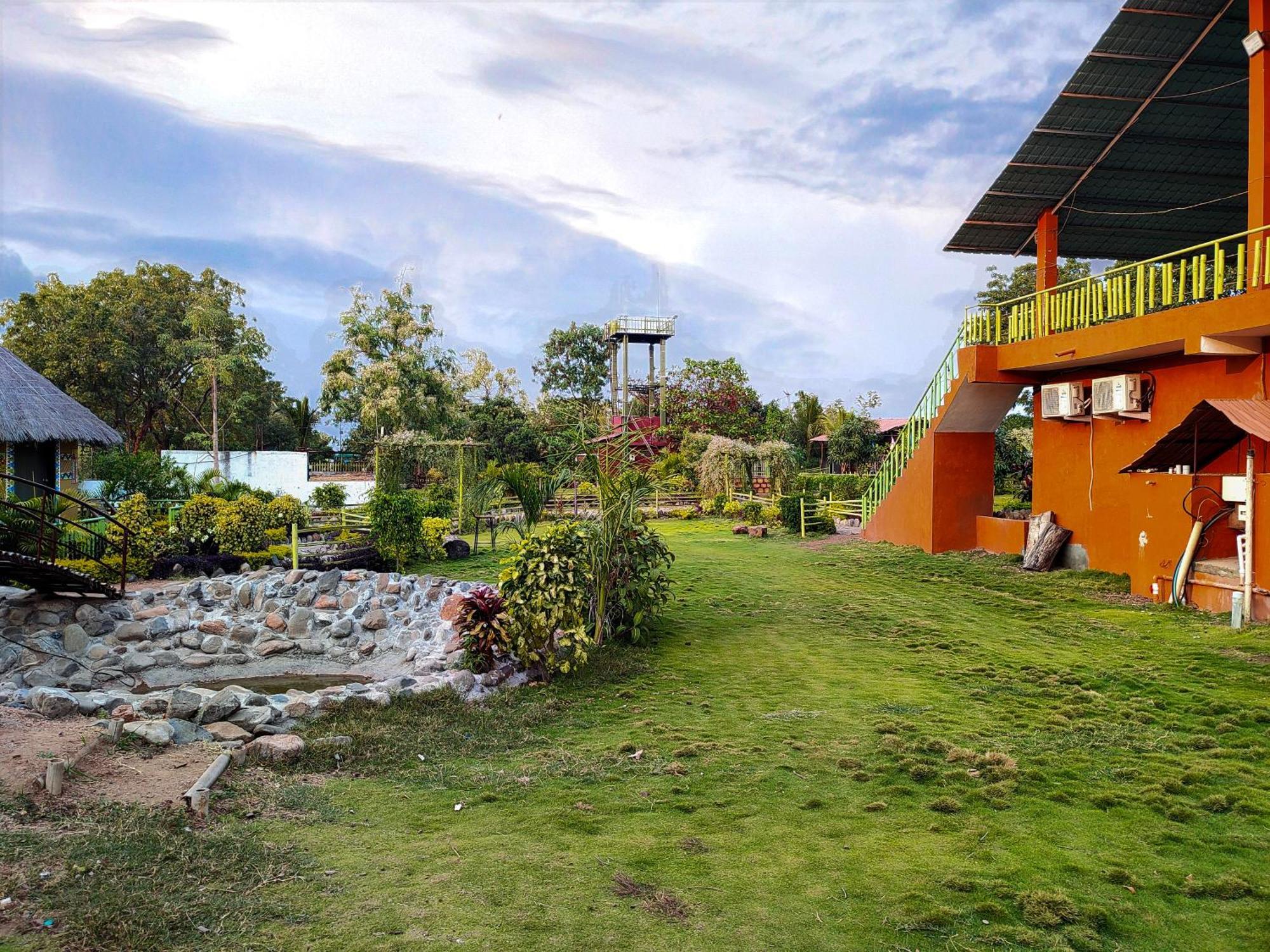 Van Vagdo Resort Rajpipla Esterno foto