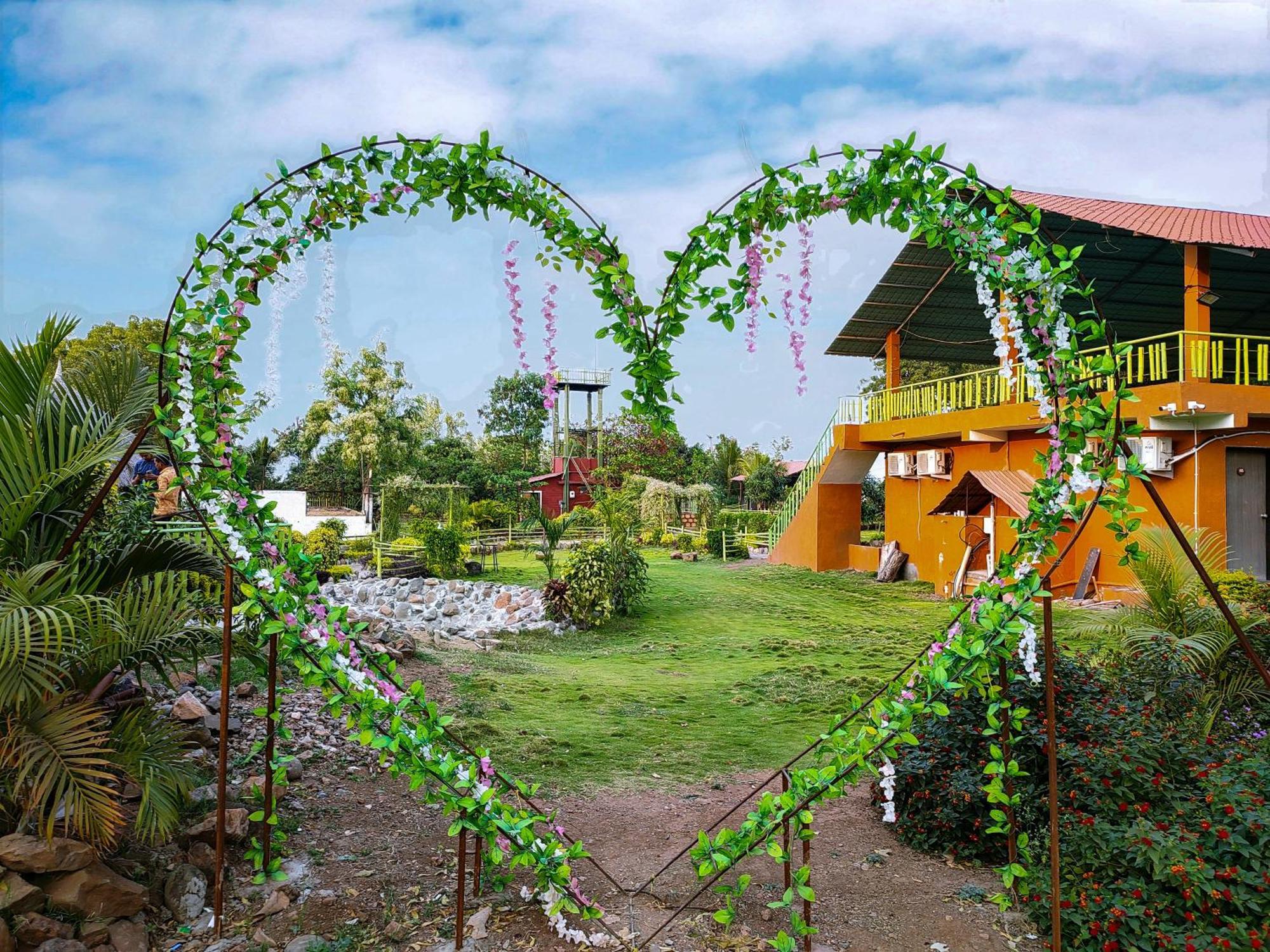 Van Vagdo Resort Rajpipla Esterno foto