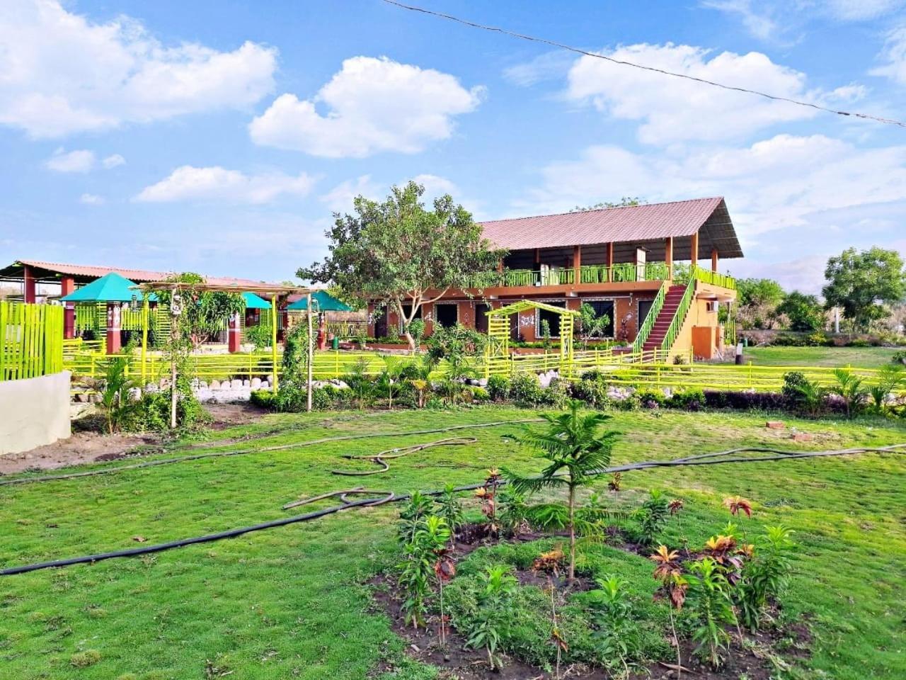 Van Vagdo Resort Rajpipla Esterno foto