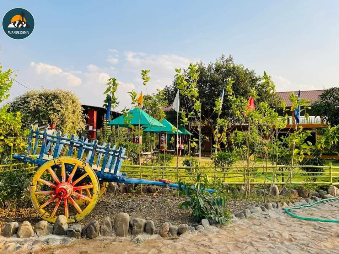 Van Vagdo Resort Rajpipla Esterno foto