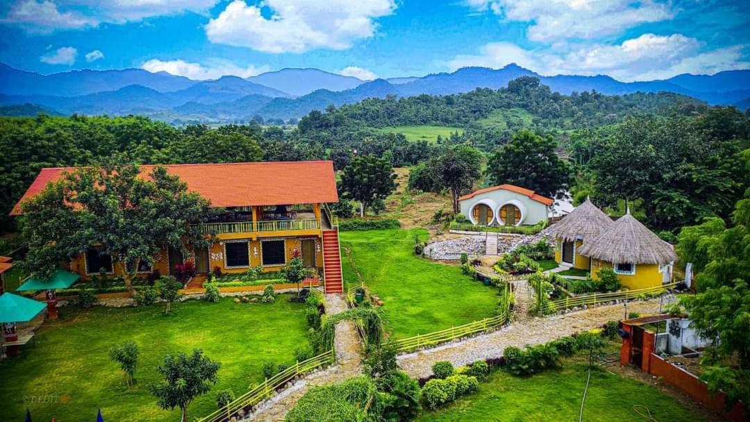 Van Vagdo Resort Rajpipla Esterno foto